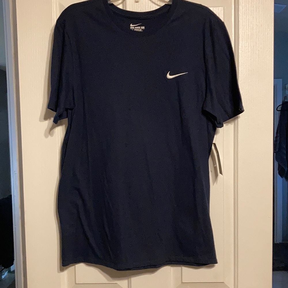 Nike tee in navy - NWT